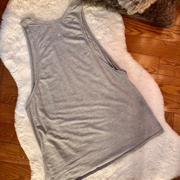 lululemon Tie & Go Tank - Picture 4 of 5